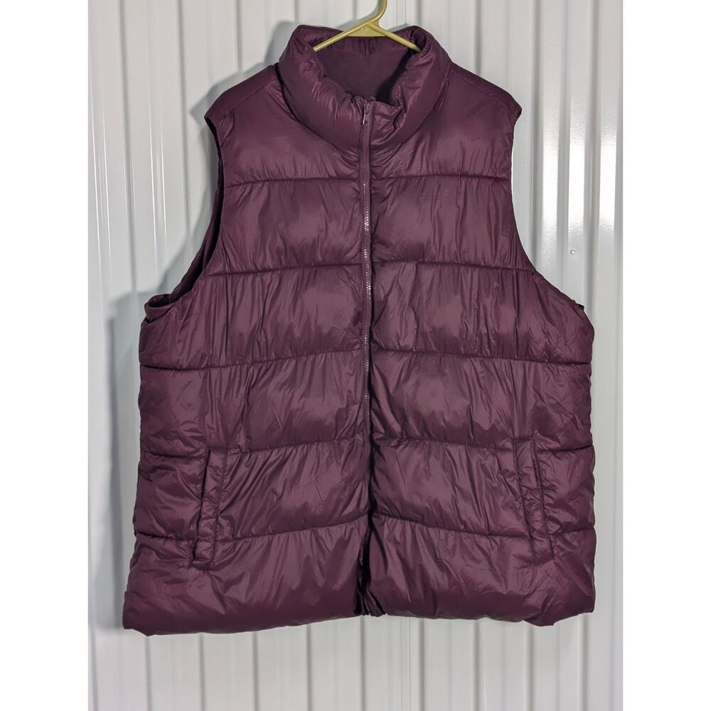 Old Navy, Burgundy Quilted Puffer Vest.  Women's size 3X, Super Nice